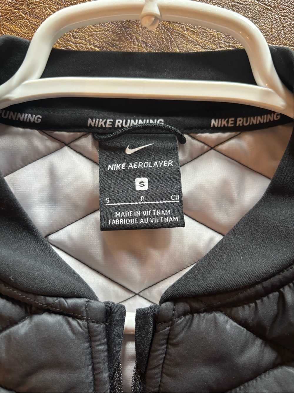 Nike Black Quilted Running Vest - Picture 3 of 3